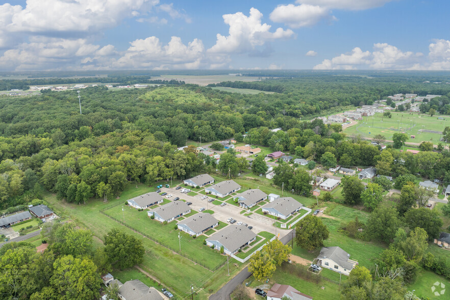 303 Genesis Ct, Yazoo City, MS en venta - Foto del edificio - Imagen 3 de 10