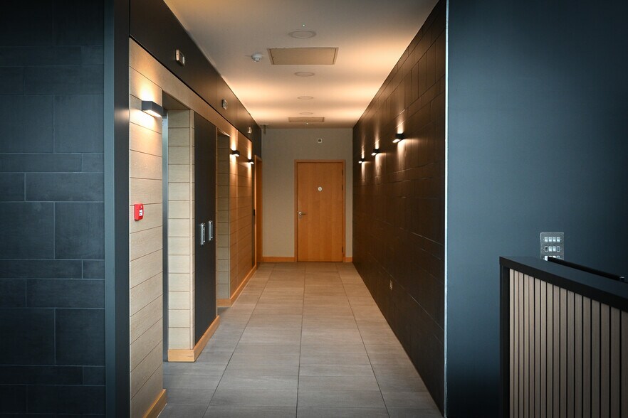321 Avebury Blvd, Milton Keynes en alquiler - Foto del interior - Imagen 2 de 12