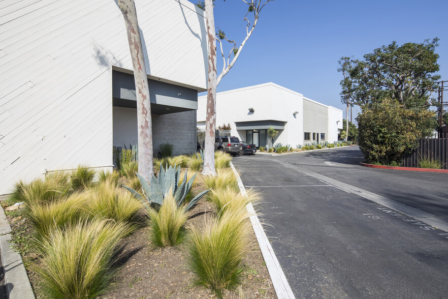 1811-1855 Centinela Ave, Santa Monica, CA en alquiler - Foto del edificio - Imagen 2 de 17