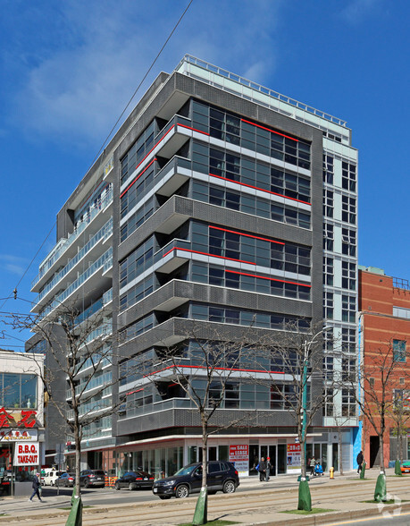 270 Spadina Ave, Toronto, ON en alquiler - Foto principal - Imagen 1 de 3