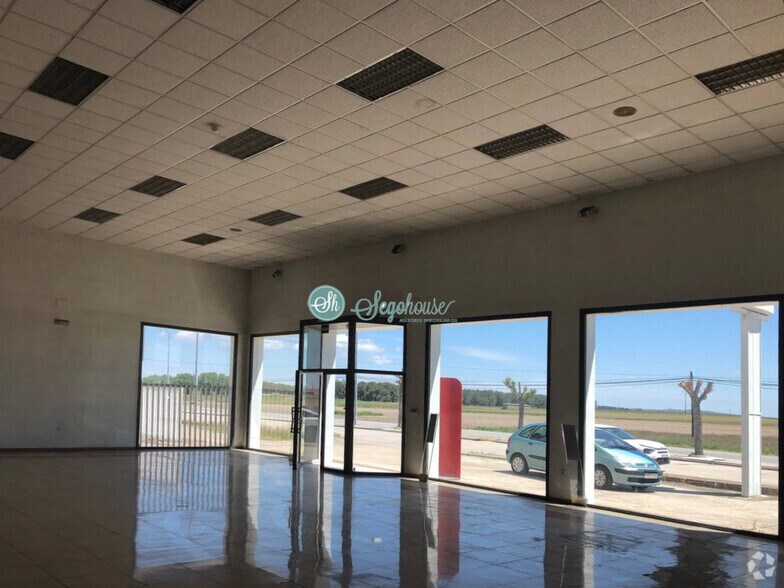 Nave en Cantalejo, Segovia en venta - Foto del edificio - Imagen 3 de 9