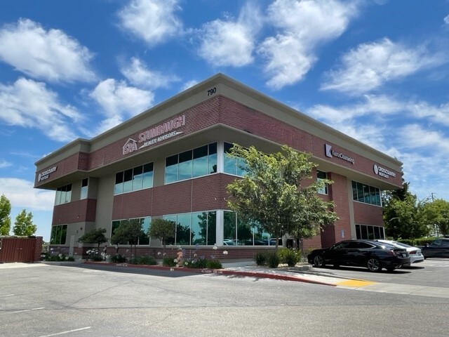 790 Mason St, Vacaville, CA en alquiler - Foto del edificio - Imagen 2 de 22