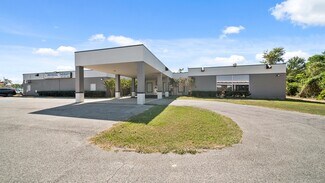 Más detalles de 910 N Highway 146, Baytown, TX - Oficina en venta