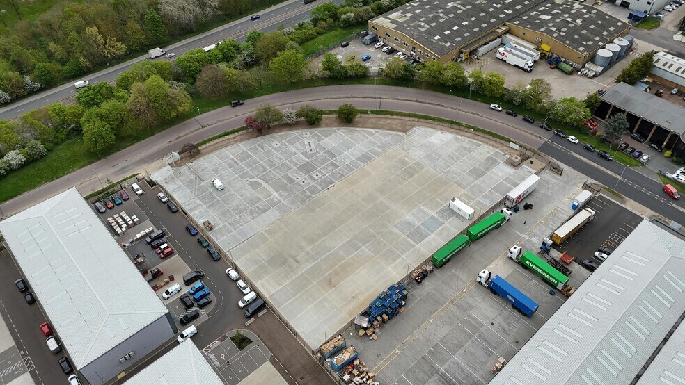 16 Freebournes Rd, Witham en alquiler - Foto del edificio - Imagen 3 de 10