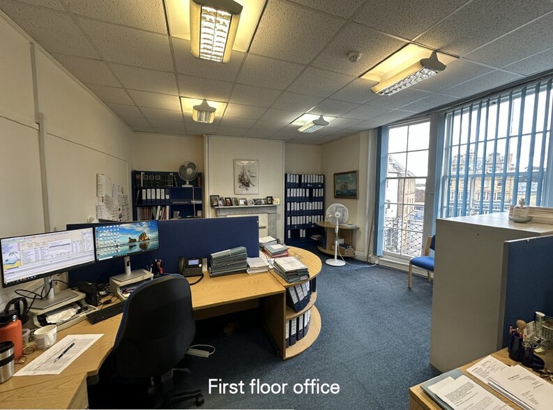 17 Market Square, Crewkerne en venta - Foto del interior - Imagen 2 de 4