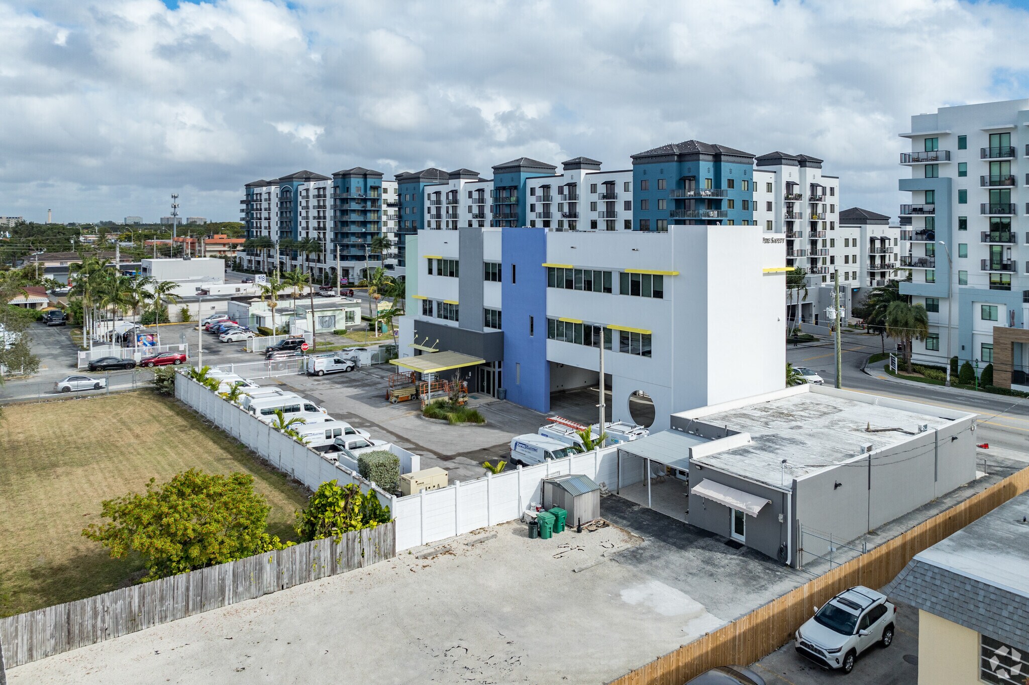 2200 SW 67th Ave, Miami, FL en alquiler Foto del edificio- Imagen 1 de 24