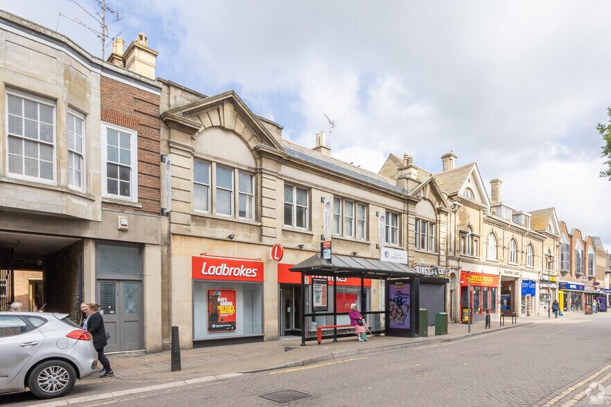 8-14 Broadway, Peterborough en alquiler - Foto del edificio - Imagen 2 de 2