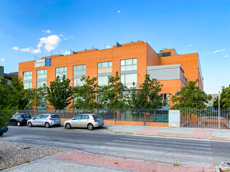 Calle Pedrezuela, 4, Alcorcón, Madrid en alquiler - Foto del edificio - Imagen 2 de 2