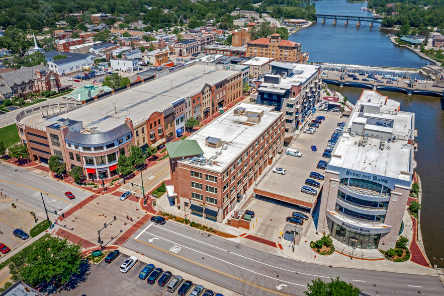 S 1st St, St Charles, IL en alquiler - Foto del edificio - Imagen 1 de 12