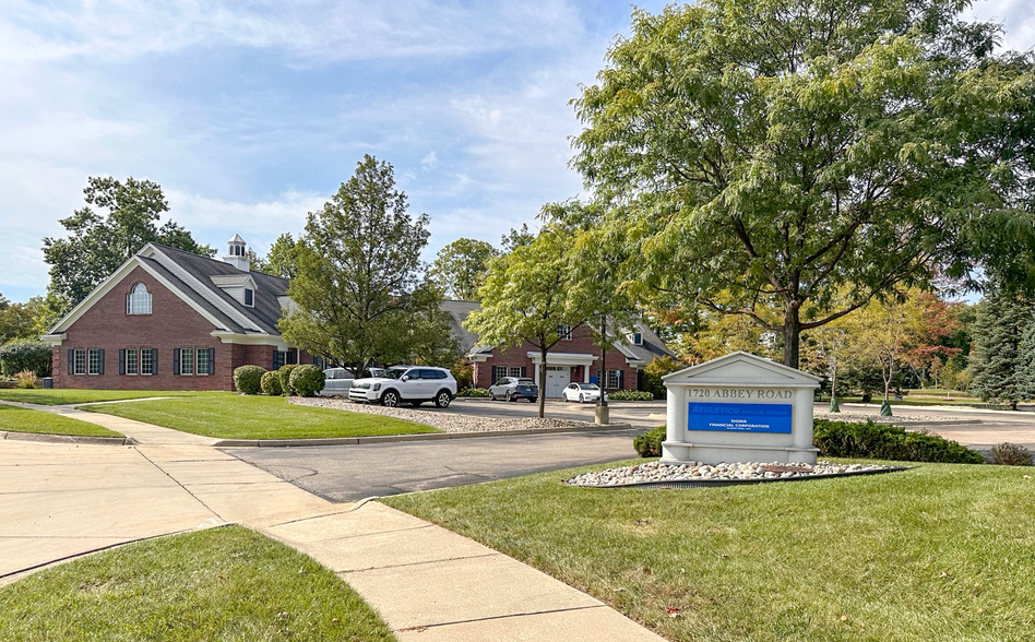 1720 Abbey Rd, East Lansing, MI en venta - Foto del edificio - Imagen 3 de 13