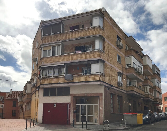 Más detalles de Calle Canteras de Tilly, 6, Madrid - Edificio residencial​ en venta