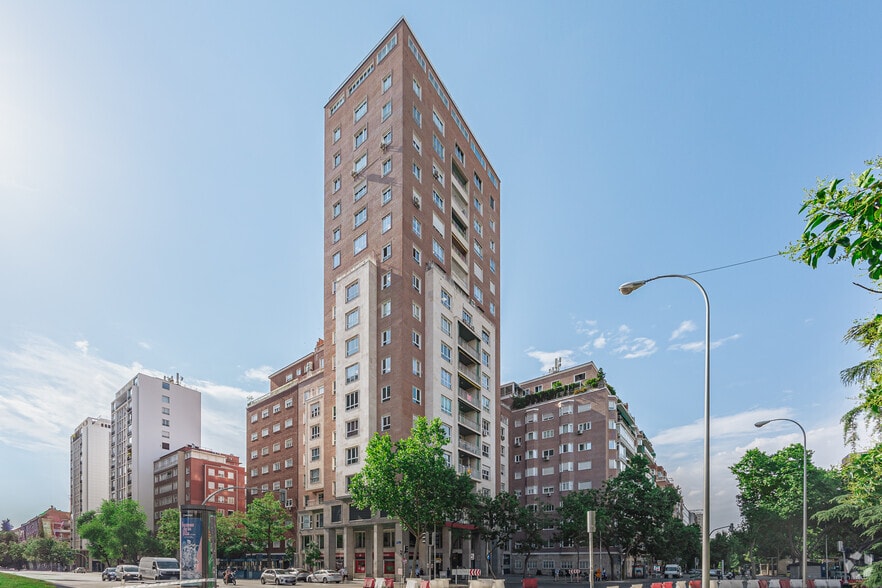 Paseo Castellana, 140, Madrid, Madrid en venta - Foto del edificio - Imagen 3 de 6