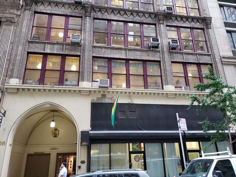 306 W 38th St, New York, NY en alquiler - Foto del edificio - Imagen 2 de 9