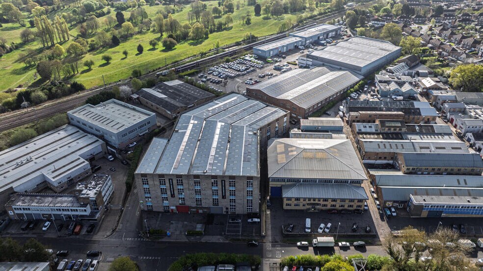 Cranborne House & Summit House cartera de 2 inmuebles en venta en LoopNet.es - Foto del edificio - Imagen 2 de 9