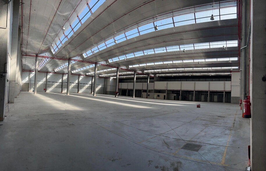 Nave en Alovera, Guadalajara en alquiler - Foto del edificio - Imagen 3 de 7