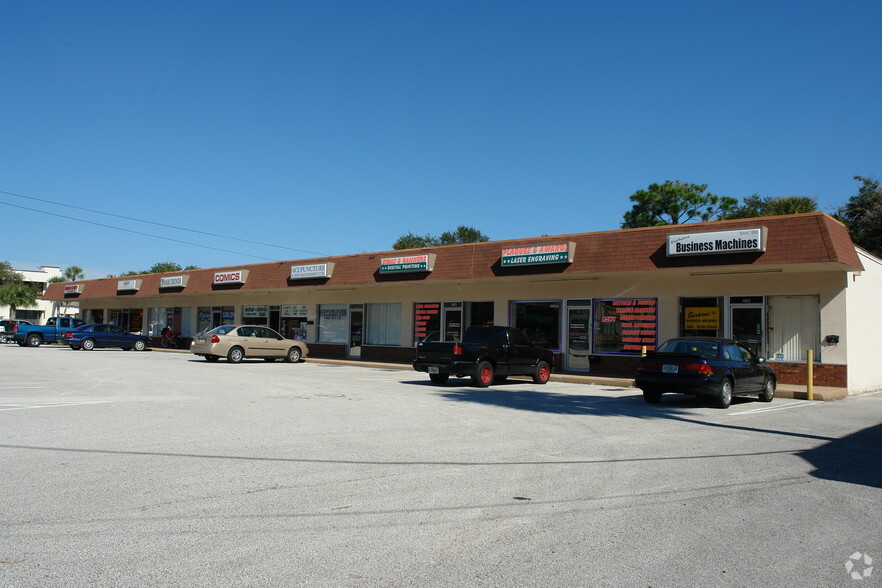 South Daytona Shopping Center cartera de 2 inmuebles en venta en LoopNet.es - Foto principal - Imagen 1 de 1