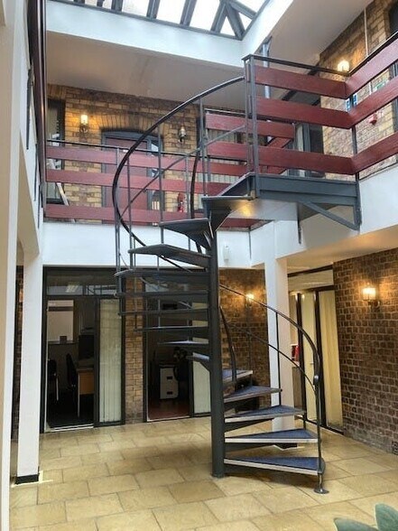 29 The Downs, Altrincham en alquiler - Foto del edificio - Imagen 2 de 7