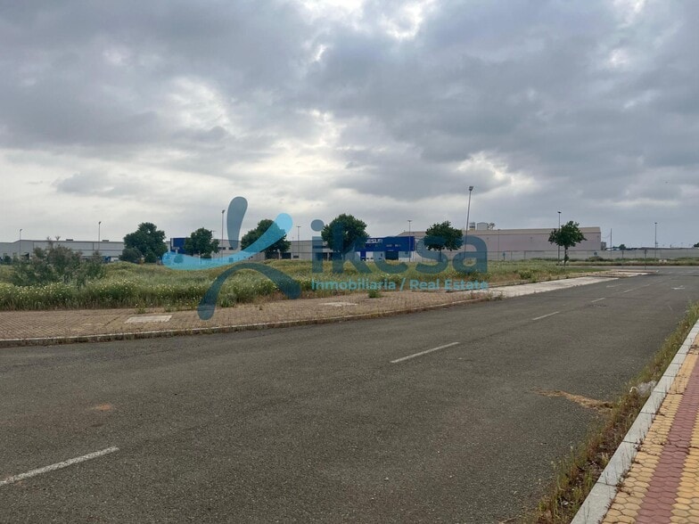 Terreno en Alcalá de Guadaíra, Sevilla en venta - Foto del edificio - Imagen 2 de 10