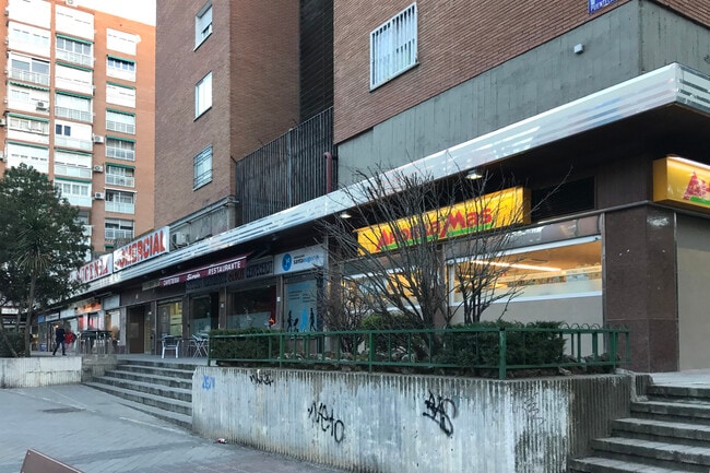 Más detalles de Calle Puentelarra, 9-11, Madrid - Edificio residencial​ en venta