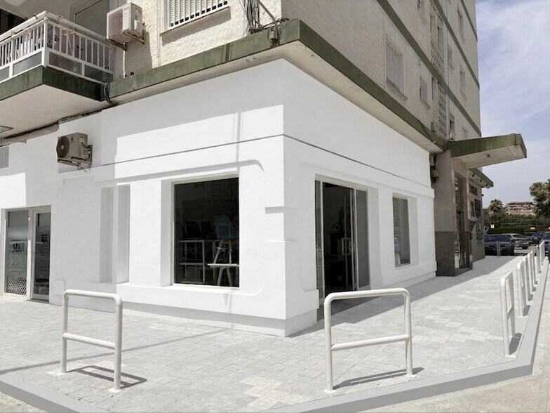Calle Azucarera, 6, Vélez-Málaga, Málaga en alquiler - Foto del edificio - Imagen 2 de 9