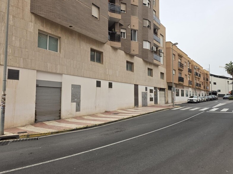 Local en Roquetas de Mar, Almería en alquiler - Foto del edificio - Imagen 3 de 16