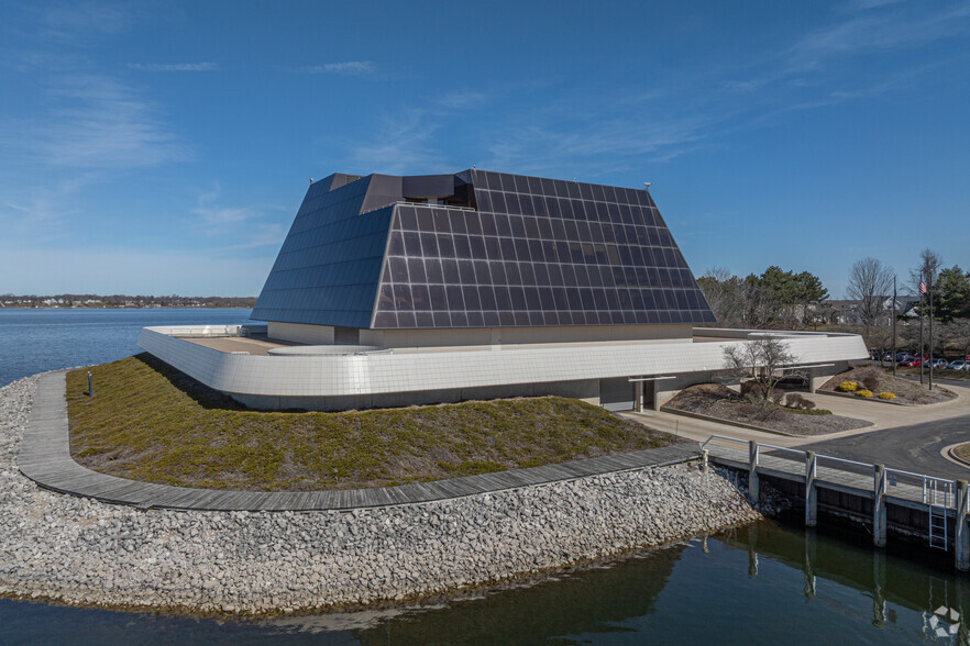 700 Terrace Point Rd, Muskegon, MI en alquiler - Foto del edificio - Imagen 2 de 18