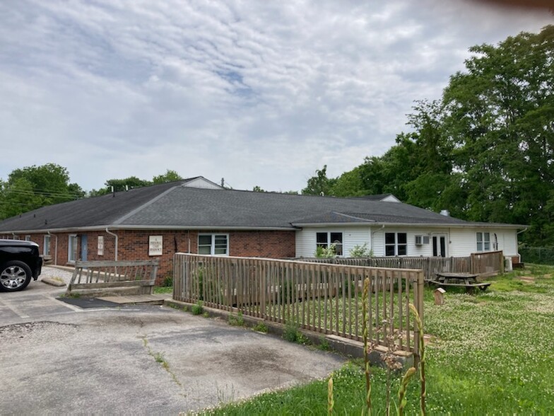 205 Bridge St, Munfordville, KY en venta - Foto del edificio - Imagen 1 de 24