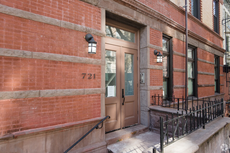 721 Saint Nicholas Ave, New York, NY en venta - Foto del edificio - Imagen 3 de 4