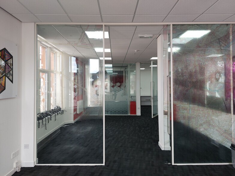 60 Bank St, Kilmarnock en alquiler - Foto del edificio - Imagen 3 de 11