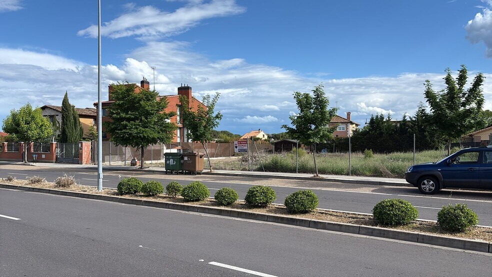 Terreno en Aldeamayor de San Martín, Valladolid en venta - Foto del edificio - Imagen 1 de 22