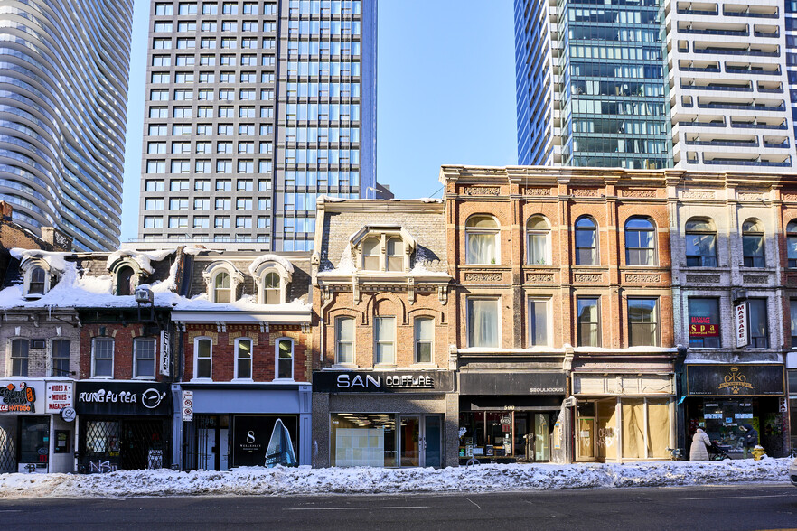 588 Yonge St, Toronto, ON en alquiler - Foto del edificio - Imagen 3 de 23