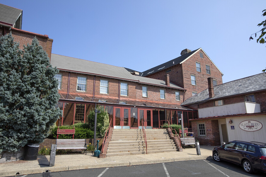 100 S Main St, Doylestown, PA en alquiler - Foto del edificio - Imagen 1 de 11