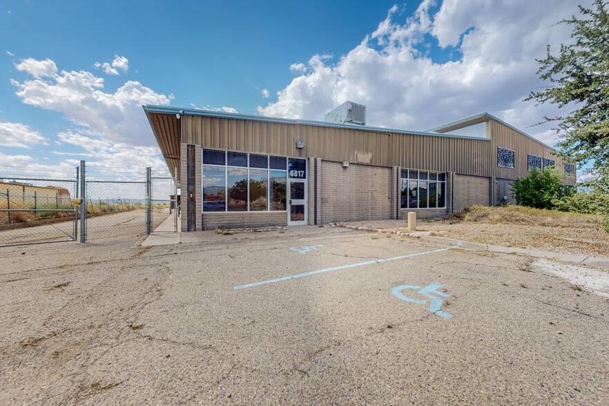 6817 Academy Parkway West NE, Albuquerque, NM en alquiler - Foto del edificio - Imagen 2 de 27