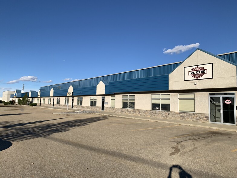 7609 42nd St, Leduc, AB en alquiler - Foto del edificio - Imagen 1 de 6