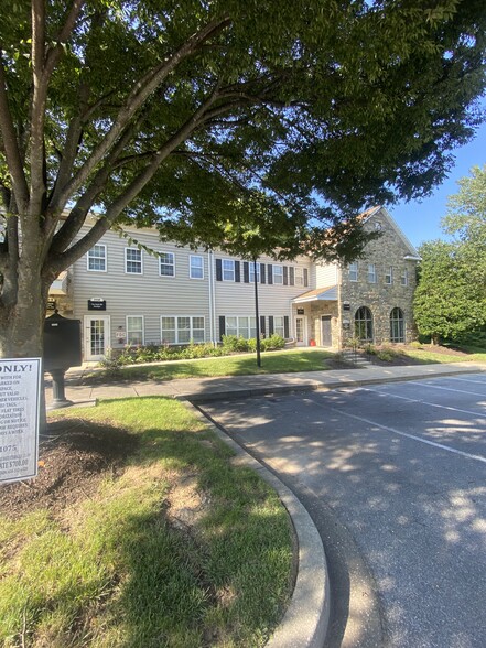 7300-7320 Grace Dr, Columbia, MD en alquiler - Foto del edificio - Imagen 3 de 7