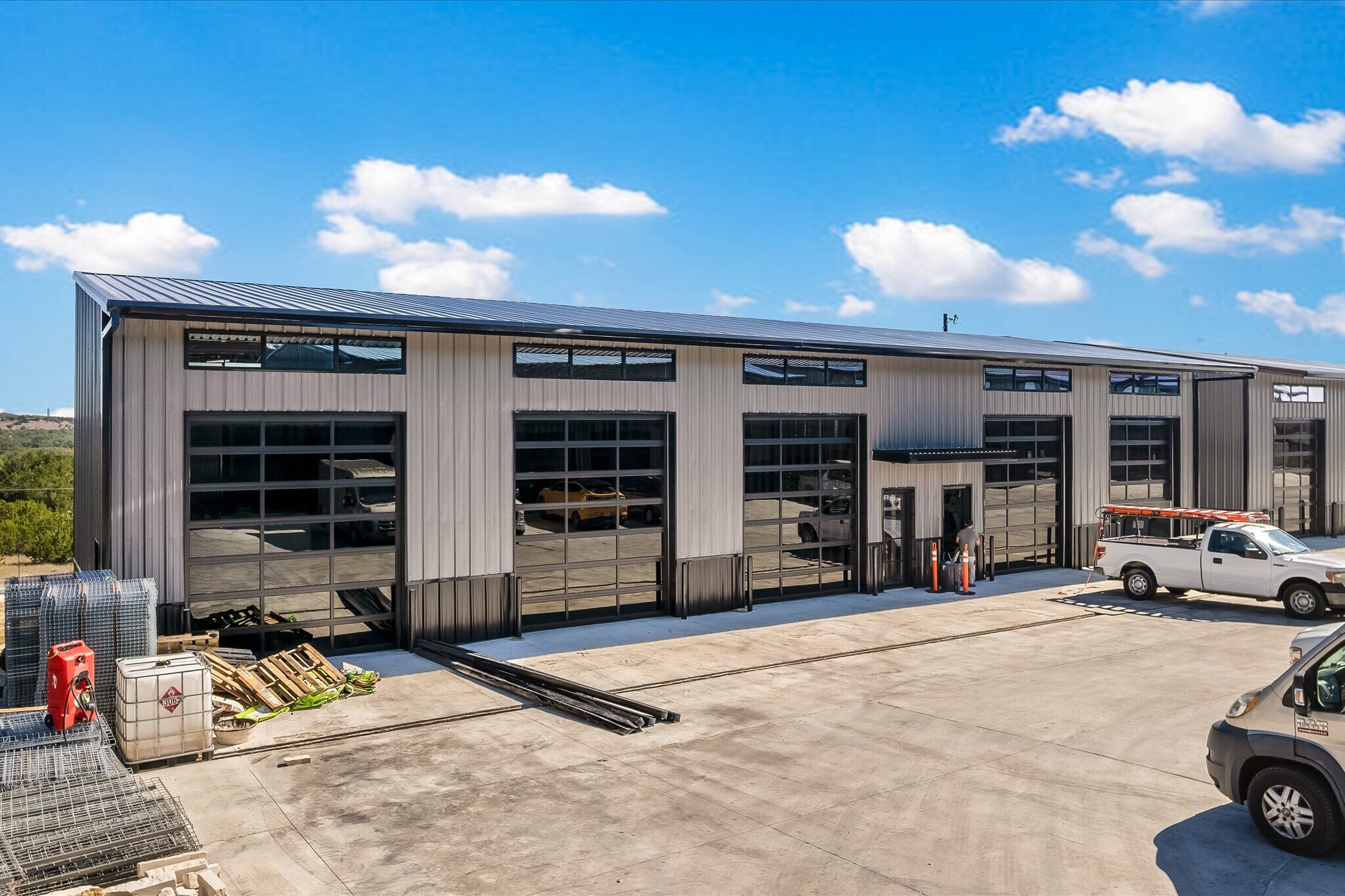 451 Farrell Rd, Dripping Springs, TX en venta Foto del edificio- Imagen 1 de 29