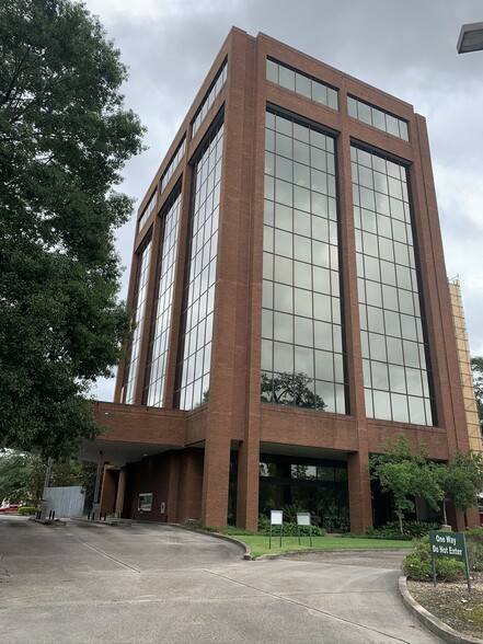 102 Versailles Blvd, Lafayette, LA en alquiler - Foto del edificio - Imagen 1 de 7