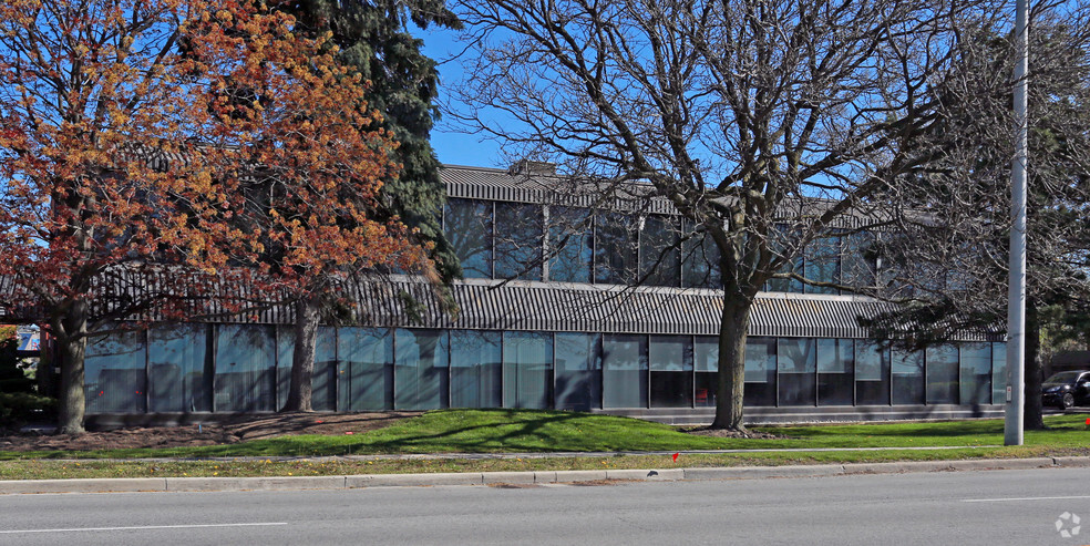 200 Evans Ave, Toronto, ON en alquiler - Foto del edificio - Imagen 2 de 10