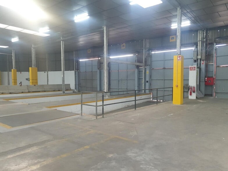 Nave en Dos Hermanas en alquiler - Foto del edificio - Imagen 2 de 11