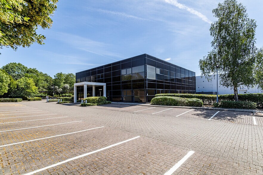 3 Precedent Dr, Milton Keynes en alquiler - Foto del edificio - Imagen 2 de 12