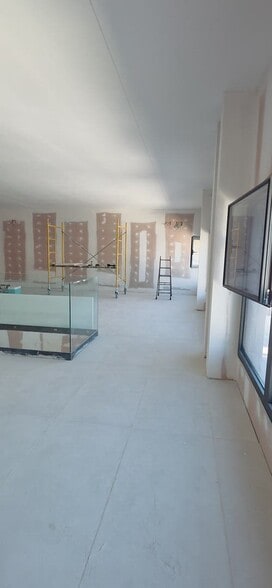 Nave en La Llagosta, Barcelona en venta - Vídeo de anuncio comercial - Imagen 3 de 16