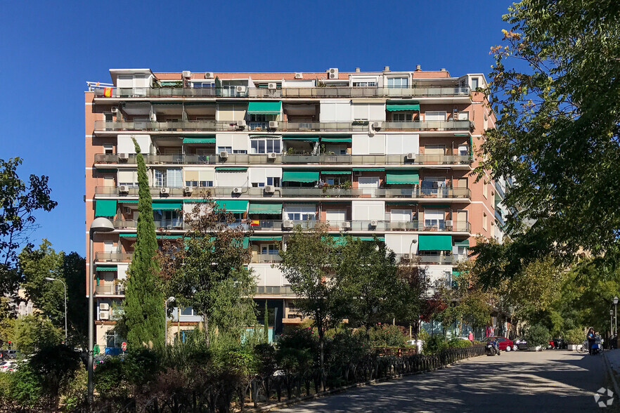 Edificios residenciales en Madrid, MAD en venta - Foto del edificio - Imagen 2 de 12