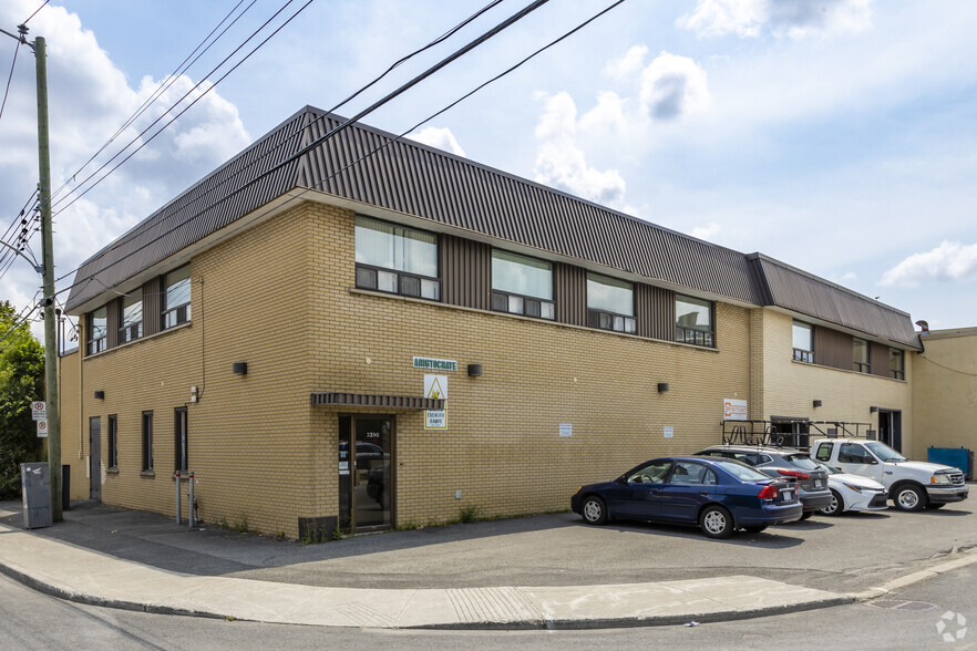 3390 Rue De Mont-Joli, Montréal, QC en alquiler - Foto del edificio - Imagen 2 de 2