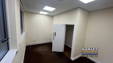 17 Reddicap Trading Estate, Sutton Coldfield en alquiler Foto del interior- Imagen 2 de 5