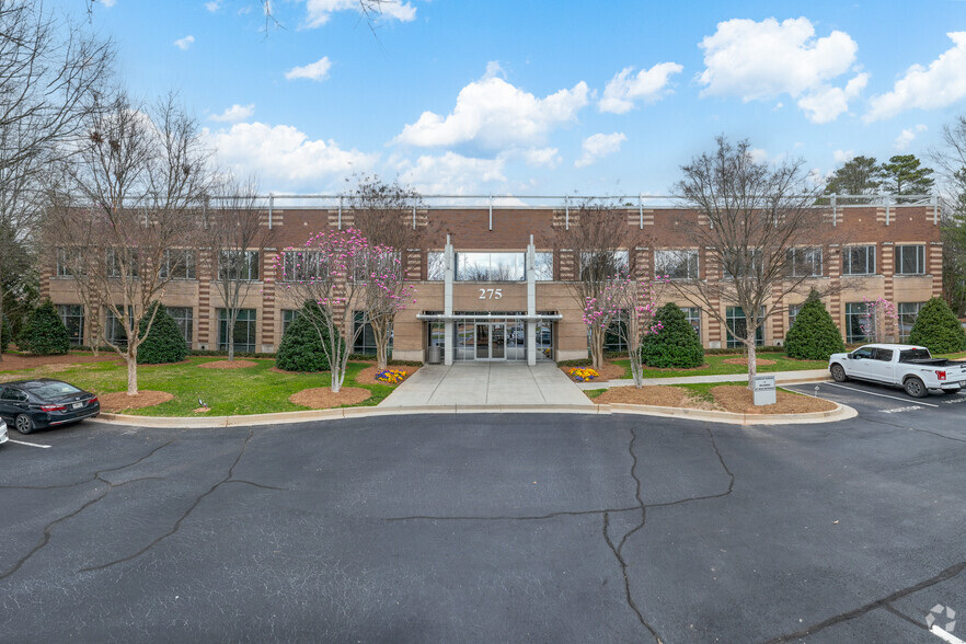 275 Scientific Dr, Peachtree Corners, GA en alquiler - Foto del edificio - Imagen 2 de 9