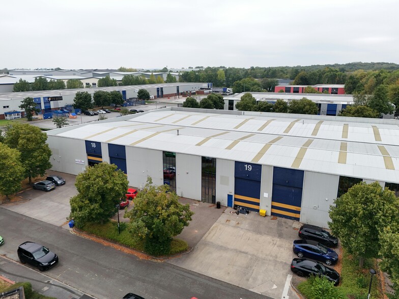 Adlington Ct, Warrington en alquiler - Foto del edificio - Imagen 1 de 6