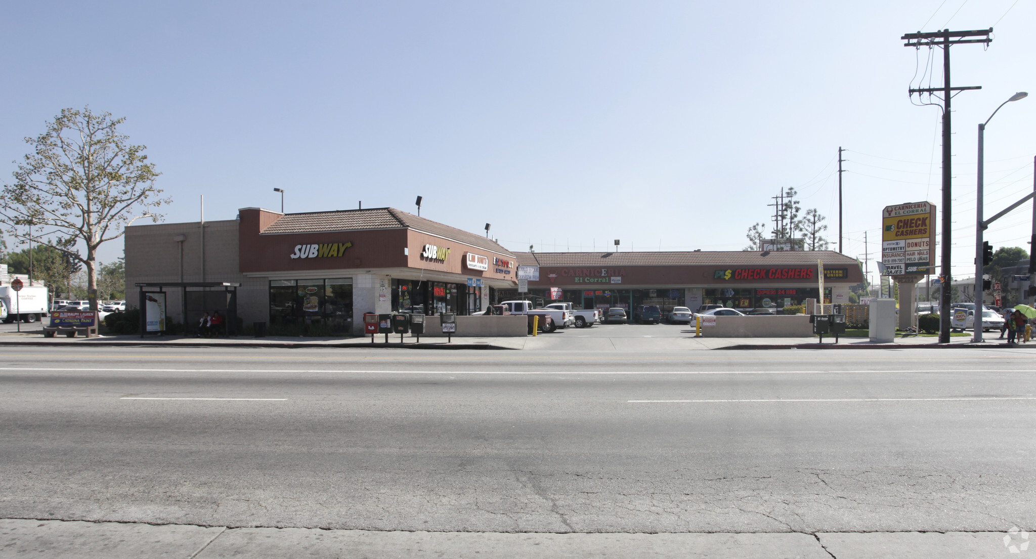 9714-9722 1/2 Woodman Ave, Arleta, CA en alquiler Foto principal- Imagen 1 de 2