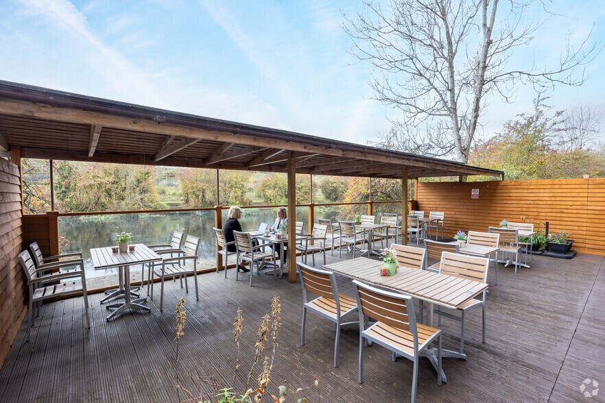 6 Darby Clos, Swindon en alquiler - Foto del edificio - Imagen 3 de 17