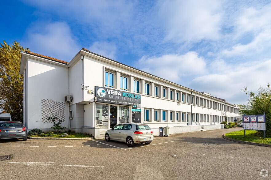 197 Avenue Francis De Pressensé, Vénissieux en alquiler - Foto del edificio - Imagen 3 de 3