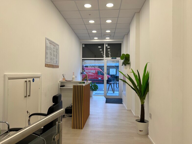 51 Chalk Farm Rd, London en venta - Foto del interior - Imagen 3 de 8